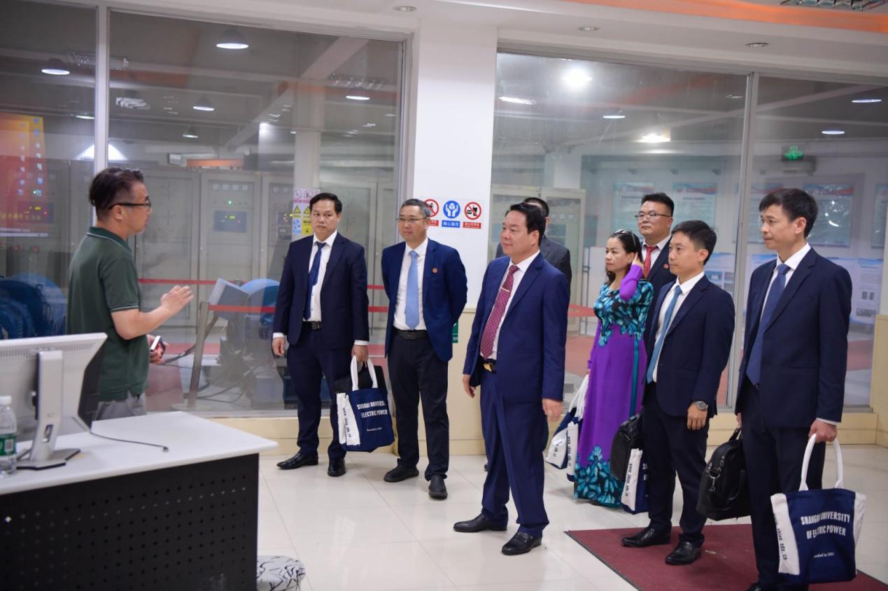 宋来接待越南电力大学代表团来访 宋来接待越南电力大学代表团来访