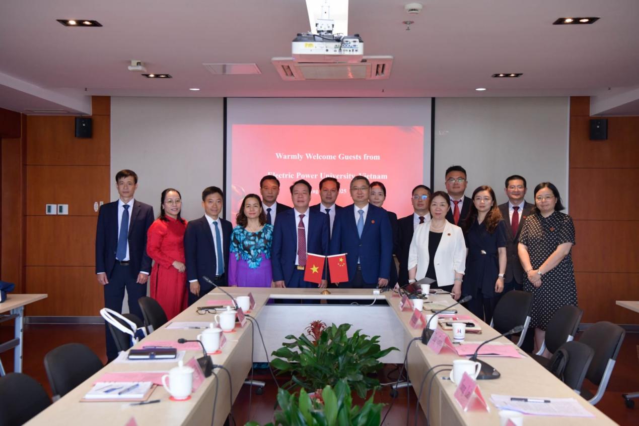 宋来接待越南电力大学代表团来访 宋来接待越南电力大学代表团来访