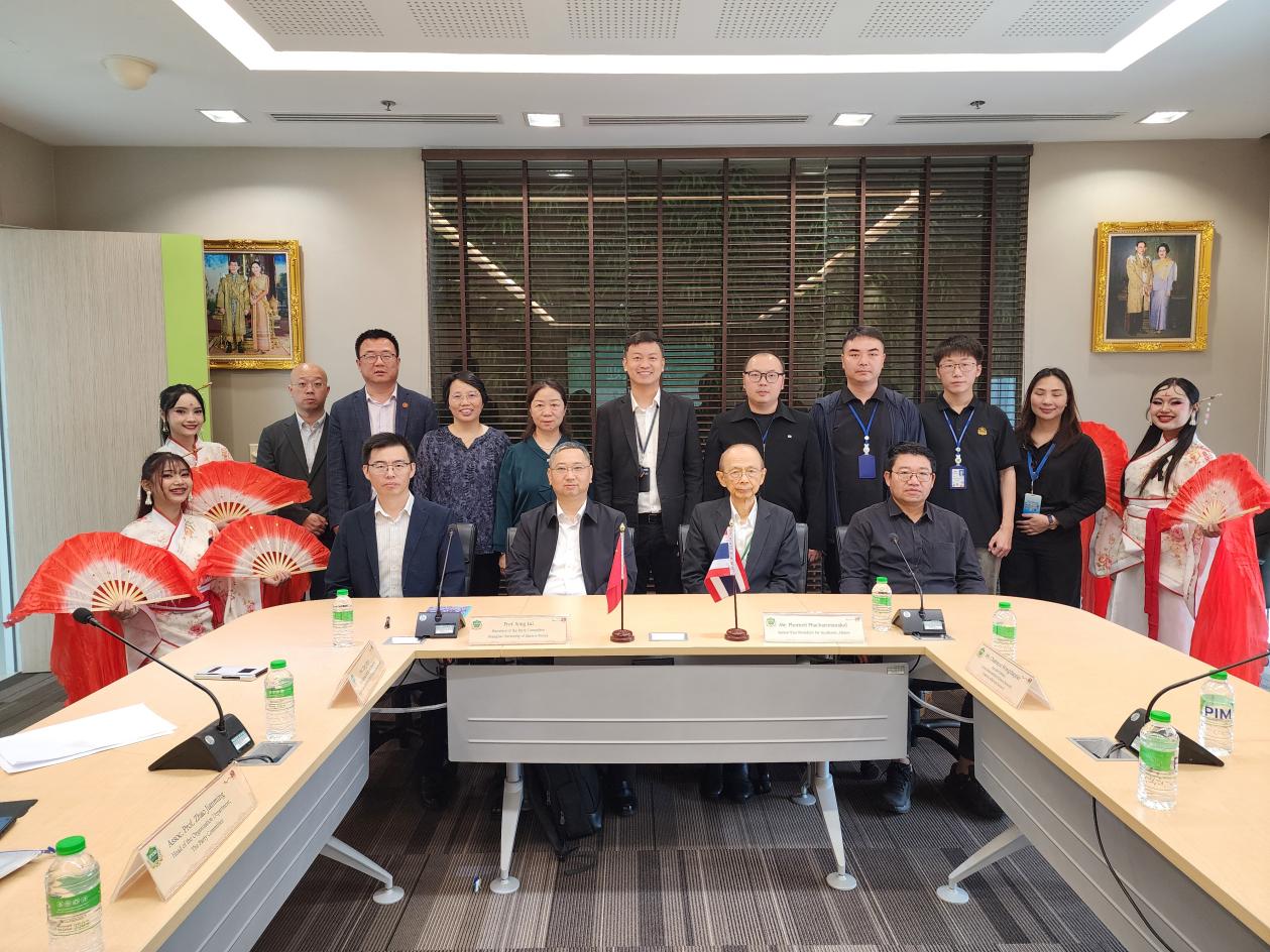 宋来率团访问泰国、越南 宋来率团访问泰国、越南