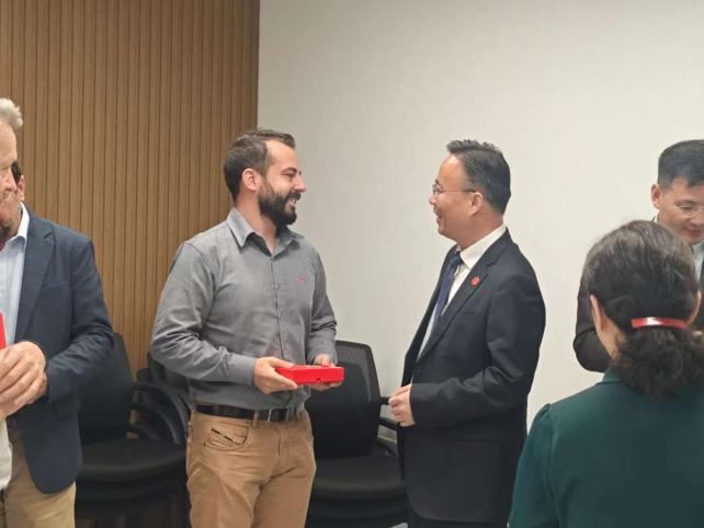 深化拉美合作,共促能源发展:我校代表团访问巴西、智利成果丰硕 深化拉美合作,共促能源发展:我校代表团访问巴西、智利成果丰硕