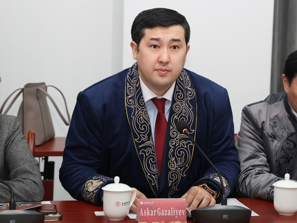 哈萨克斯坦卡拉干达州代表团访问我校 哈萨克斯坦卡拉干达州代表团访问我校