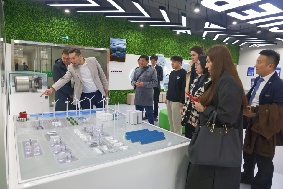 哈萨克斯坦卡拉干达州代表团访问我校 哈萨克斯坦卡拉干达州代表团访问我校