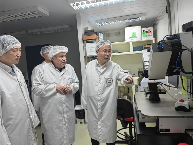 我校与巴西坎皮纳斯州立大学、巴西CPFL能源公司签署三方合作备忘录,携手共筑金砖合作新篇章 我校与巴西坎皮纳斯州立大学、巴西CPFL能源公司签署三方合作备忘录,携手共筑金砖合作新篇章