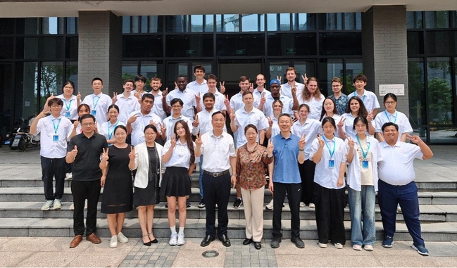 2025年上海国际暑期学校中期座谈会在我校举办 2025年上海国际暑期学校中期座谈会在我校举办