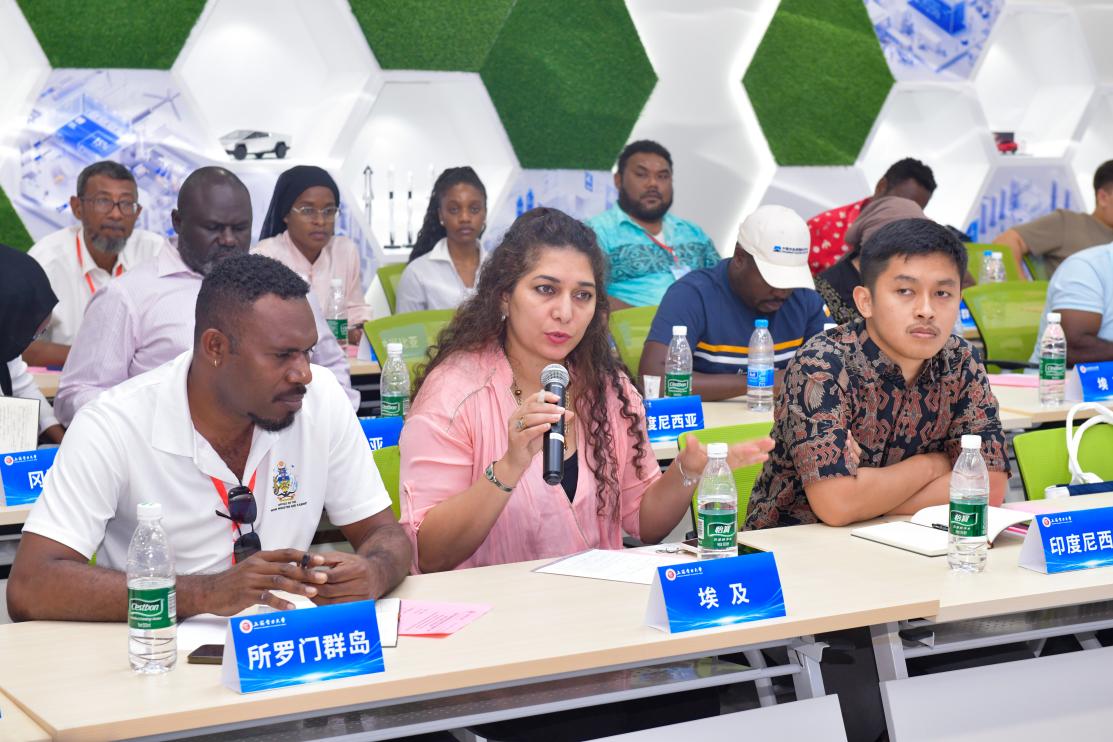 朱克勇接待埃及等10国来访外宾 朱克勇接待埃及等10国来访外宾