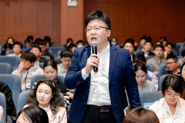 香港特别行政区第五任行政长官林郑月娥女士到访上海电力大学 香港特别行政区第五任行政长官林郑月娥女士到访上海电力大学