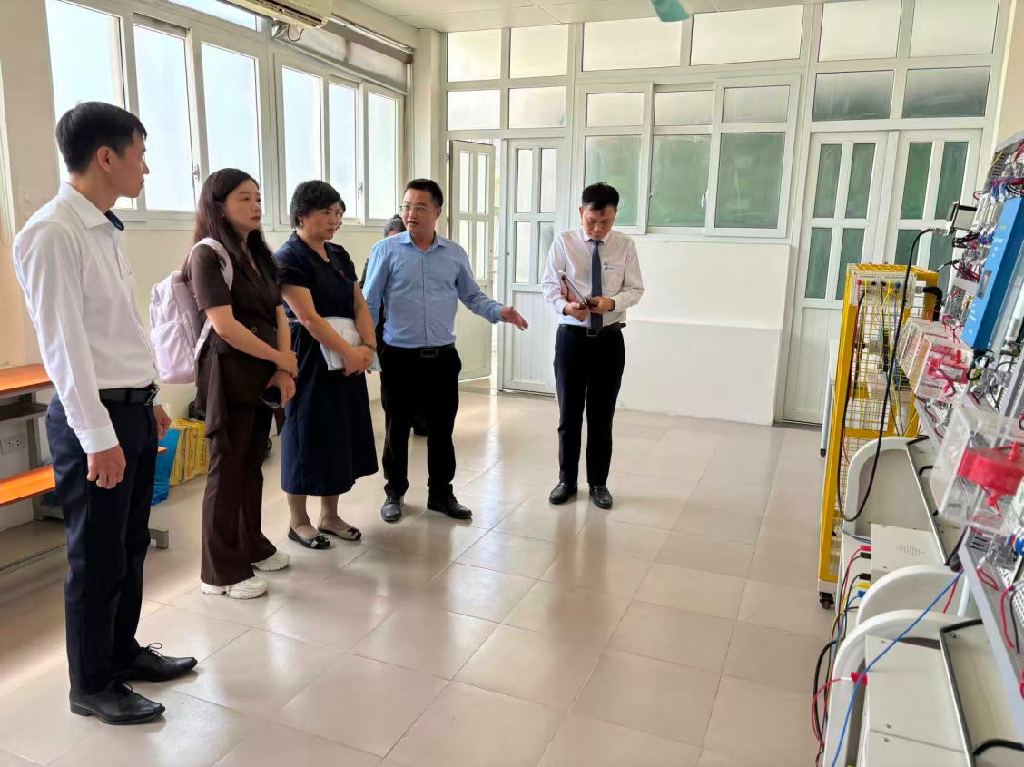 校领导率队出访越南、新加坡 拓展国际教育科研合作新路径